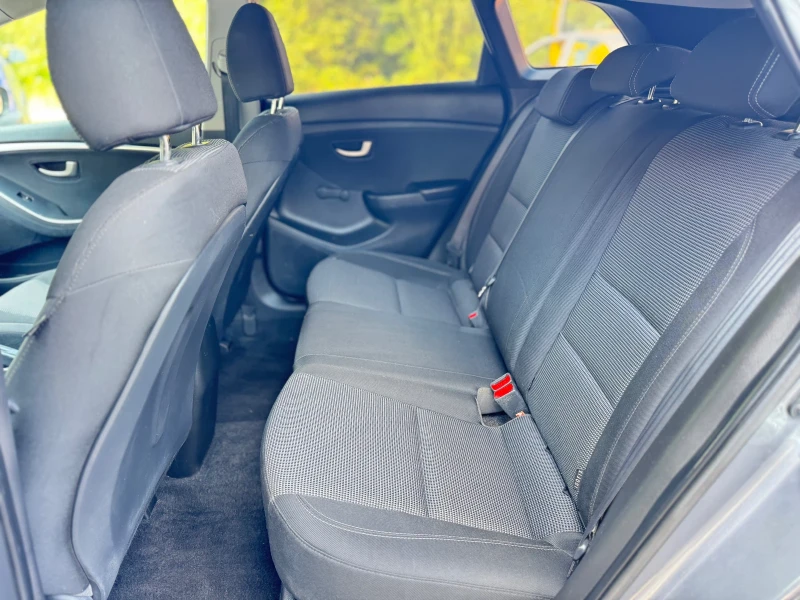 Hyundai I30 1.6CRDi , снимка 12 - Автомобили и джипове - 50948565
