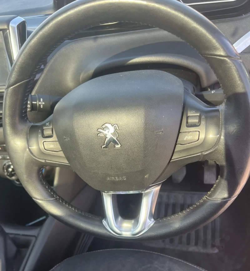 Peugeot 208 1.2vti 5ск 85км, снимка 9 - Автомобили и джипове - 51185084