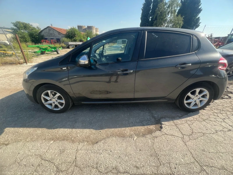 Peugeot 208 1.2vti 5ск 85км, снимка 6 - Автомобили и джипове - 51185084