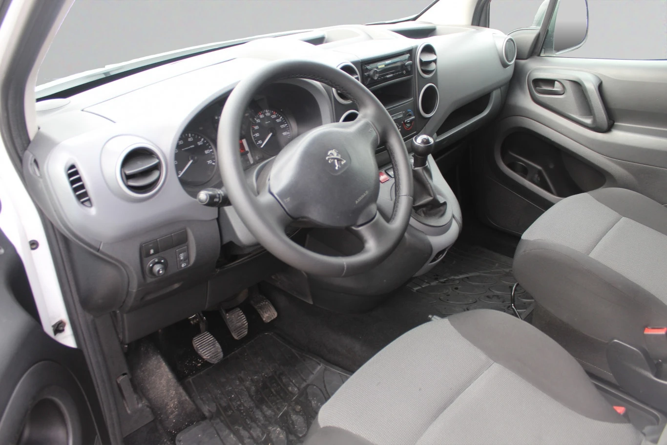 Peugeot Partner FRG COURT 1.6 BlueHDI 100//1710002 - изображение 5