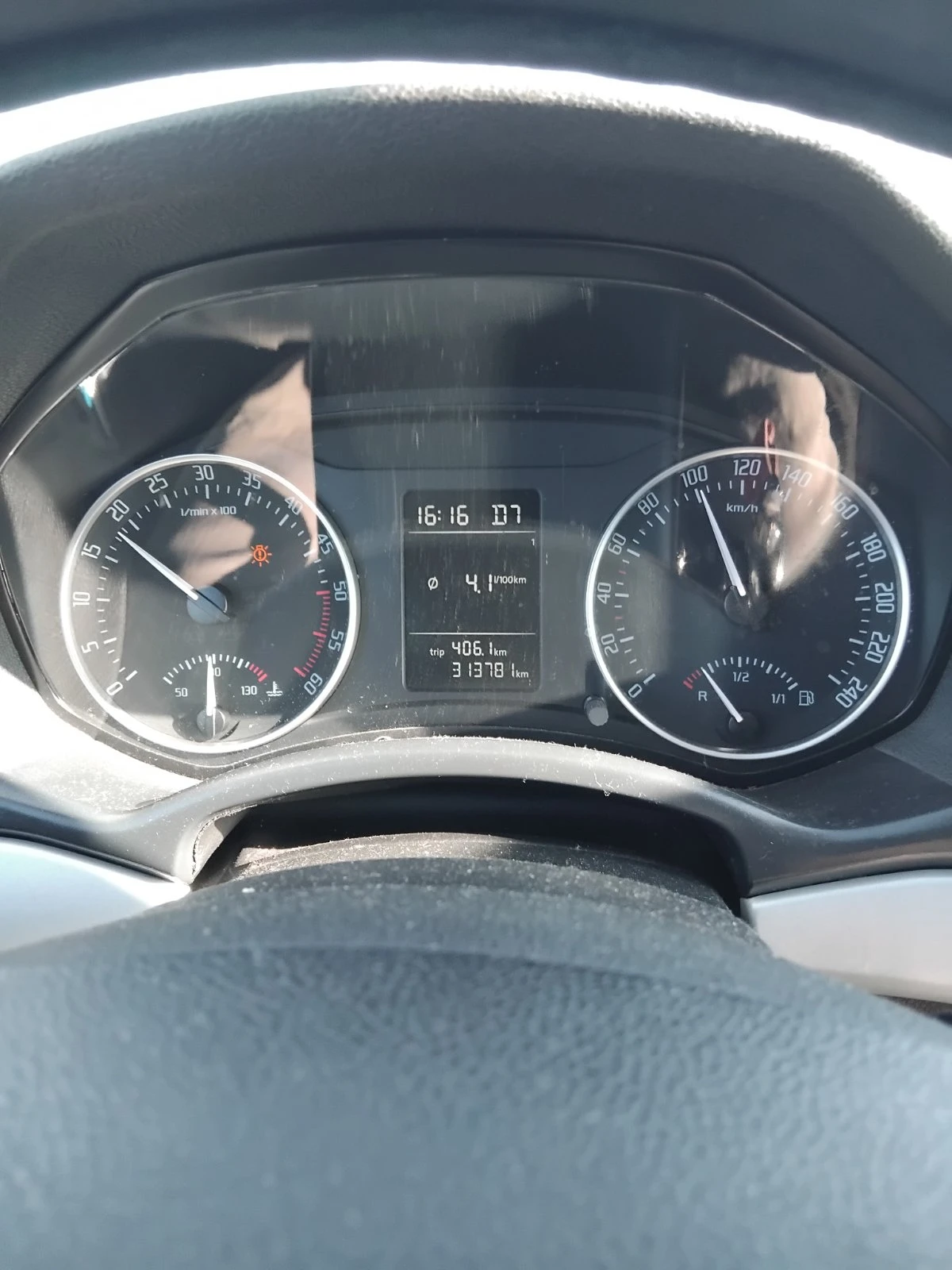 Skoda Octavia 1.6 TDI/АВТОМАТ - изображение 8