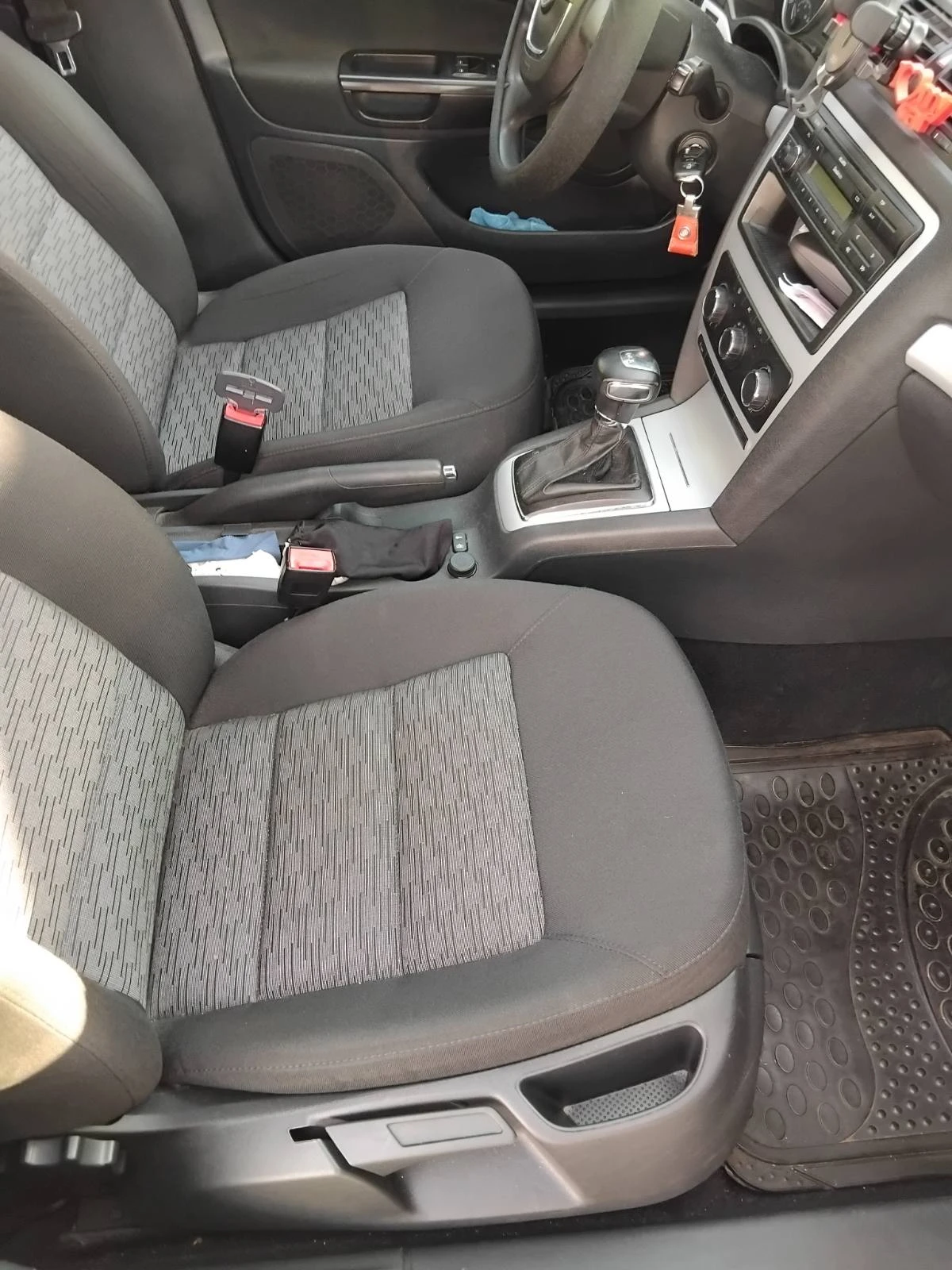 Skoda Octavia 1.6 TDI/АВТОМАТ - изображение 6