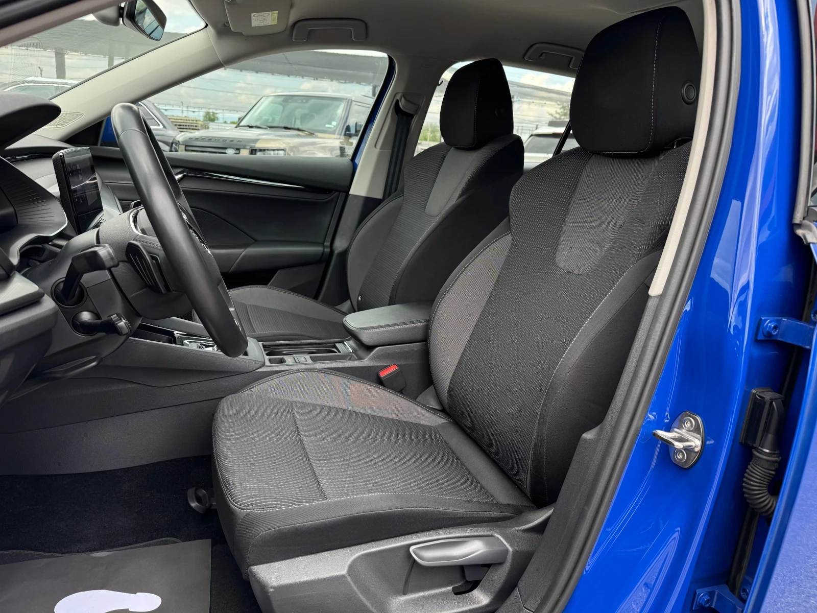 Skoda Octavia 2.0TDI-LED-DIGITAL-KEYLESS-DISTRONIC-LANE ASSIST - изображение 9