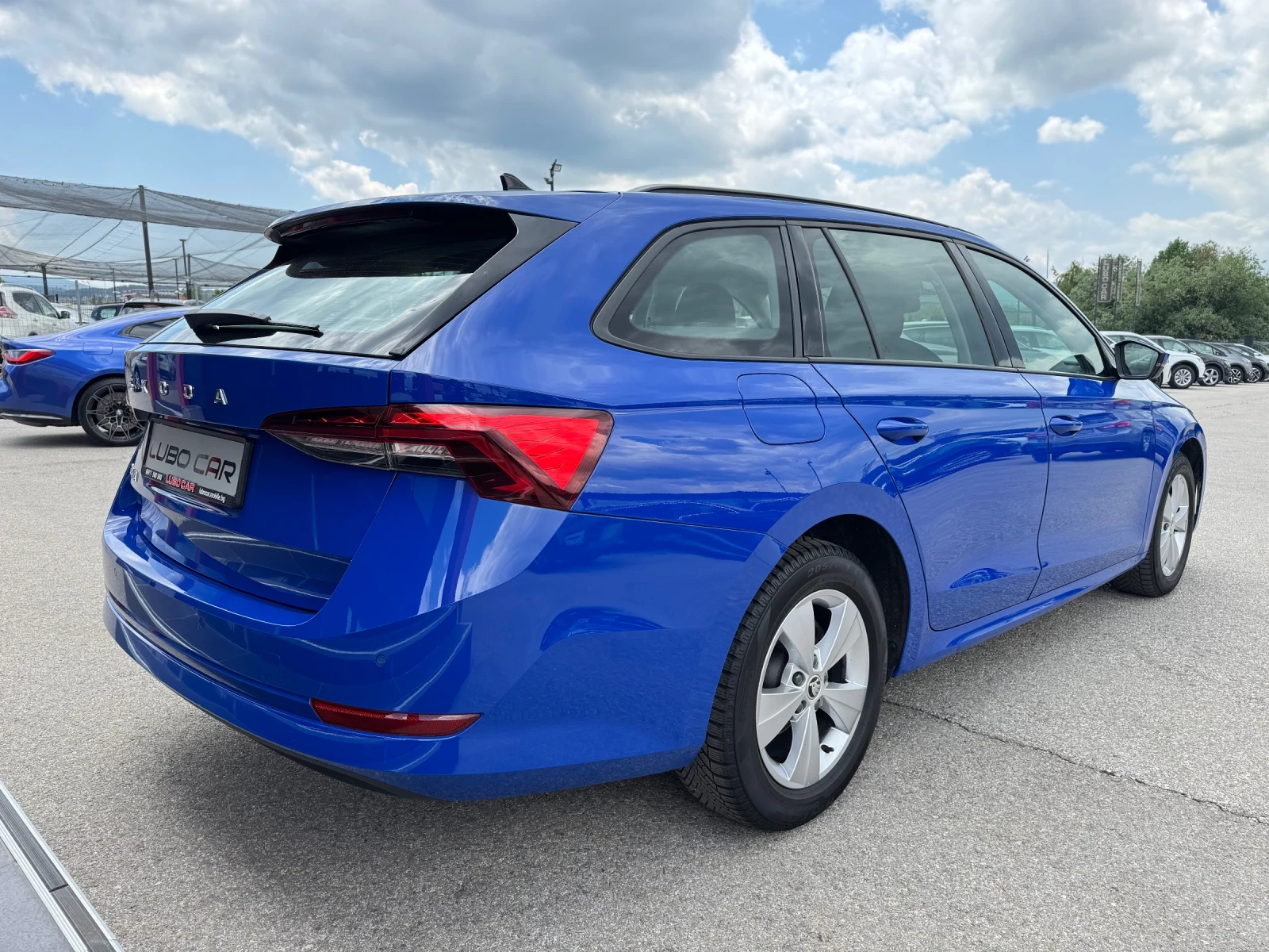 Skoda Octavia 2.0TDI-LED-DIGITAL-KEYLESS-DISTRONIC-LANE ASSIST - изображение 6