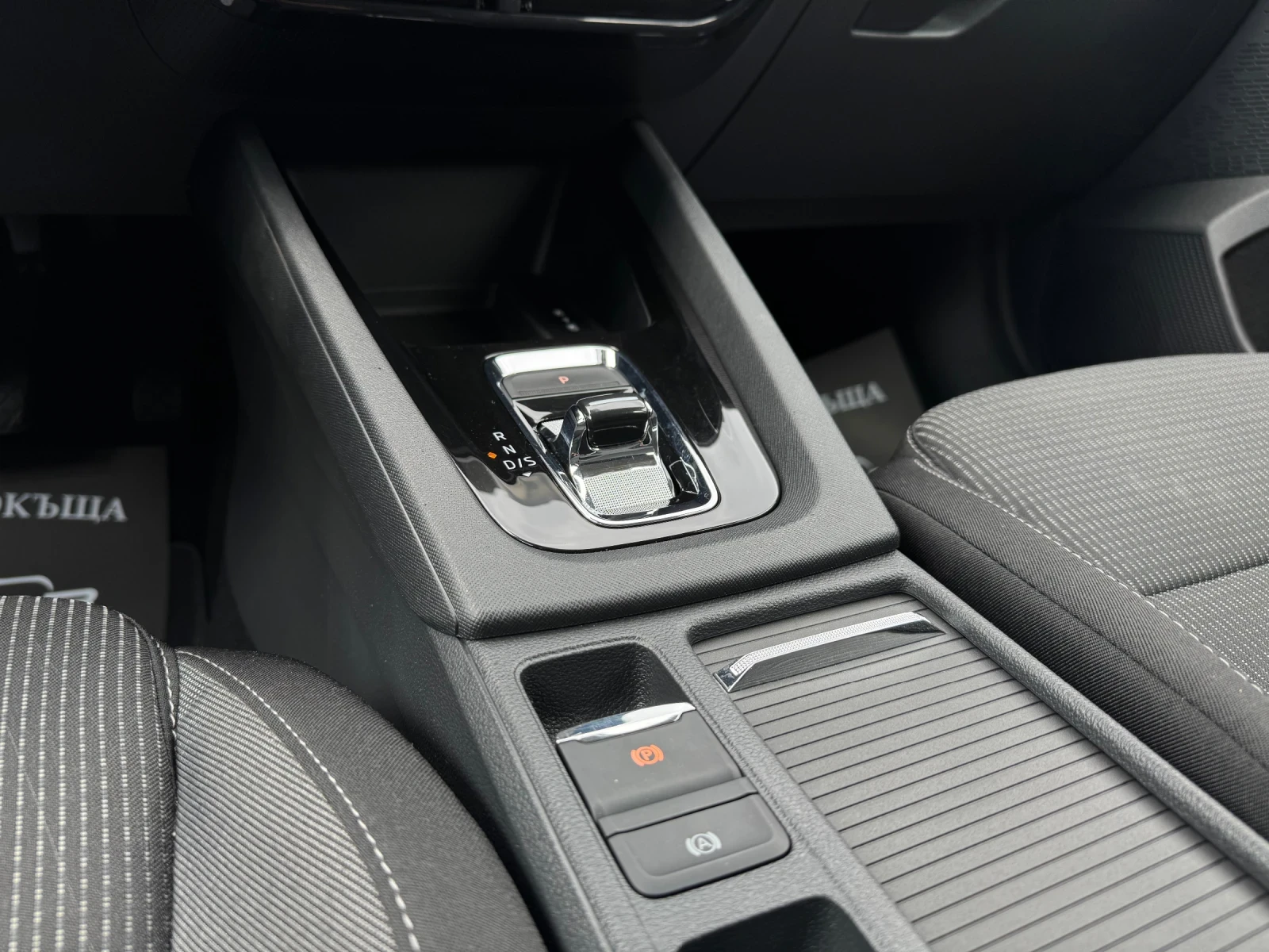 Skoda Octavia 2.0TDI-LED-DIGITAL-KEYLESS-DISTRONIC-LANE ASSIST | Mobile.bg   15