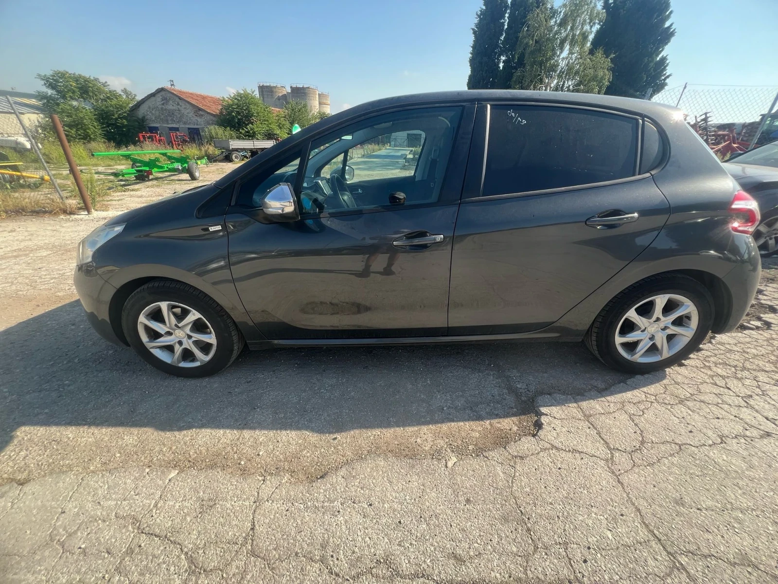 Peugeot 208 1.2vti 5ск 85км - изображение 6