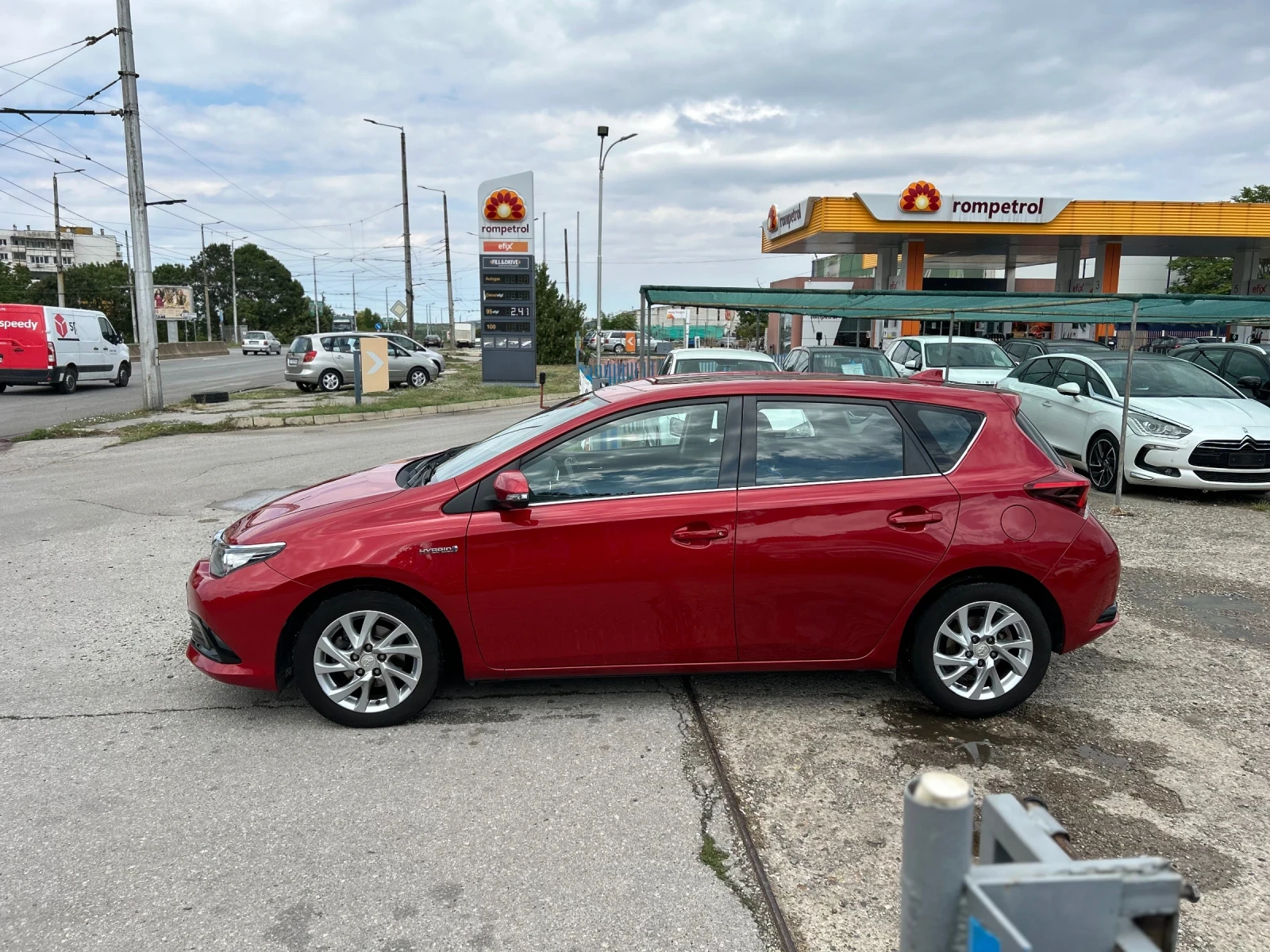 Toyota Auris HYBRID - изображение 4