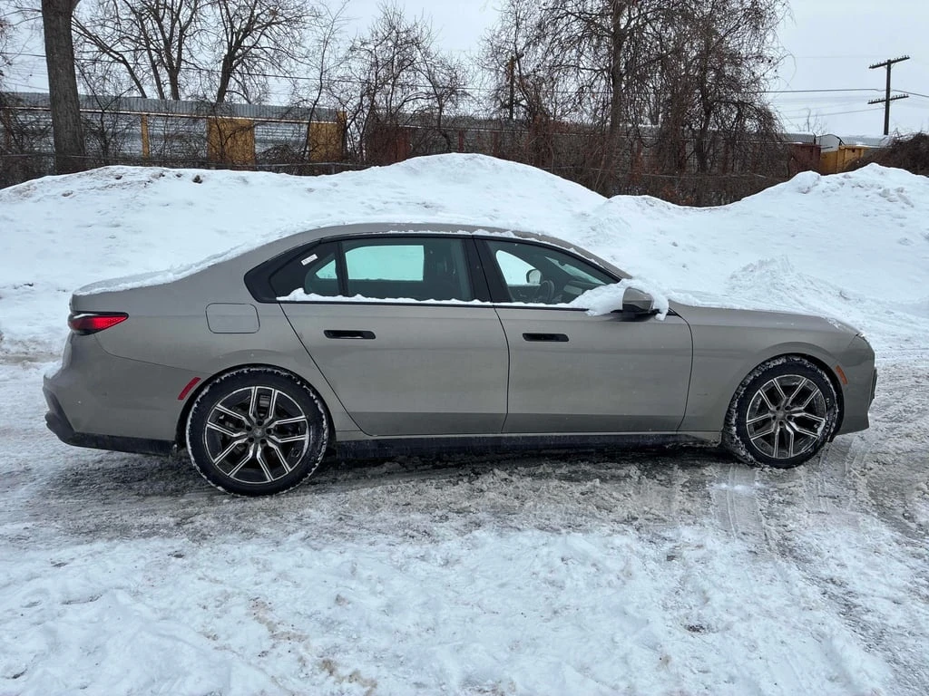 BMW 760 2023 760 XDRIVE * ГЛАВНО ПРЕДСТАВИТЕЛСТВО НА BMW * - изображение 4