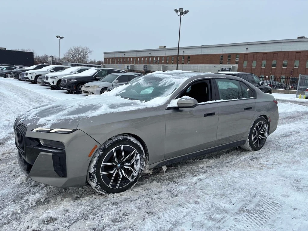 BMW 760 2023 760 XDRIVE * ГЛАВНО ПРЕДСТАВИТЕЛСТВО НА BMW * - изображение 3