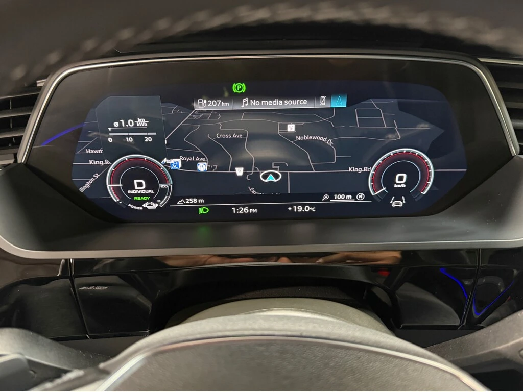 Audi E-Tron Technik quattro S-Line - 360 CAMERA - PANO ROOF - - изображение 10