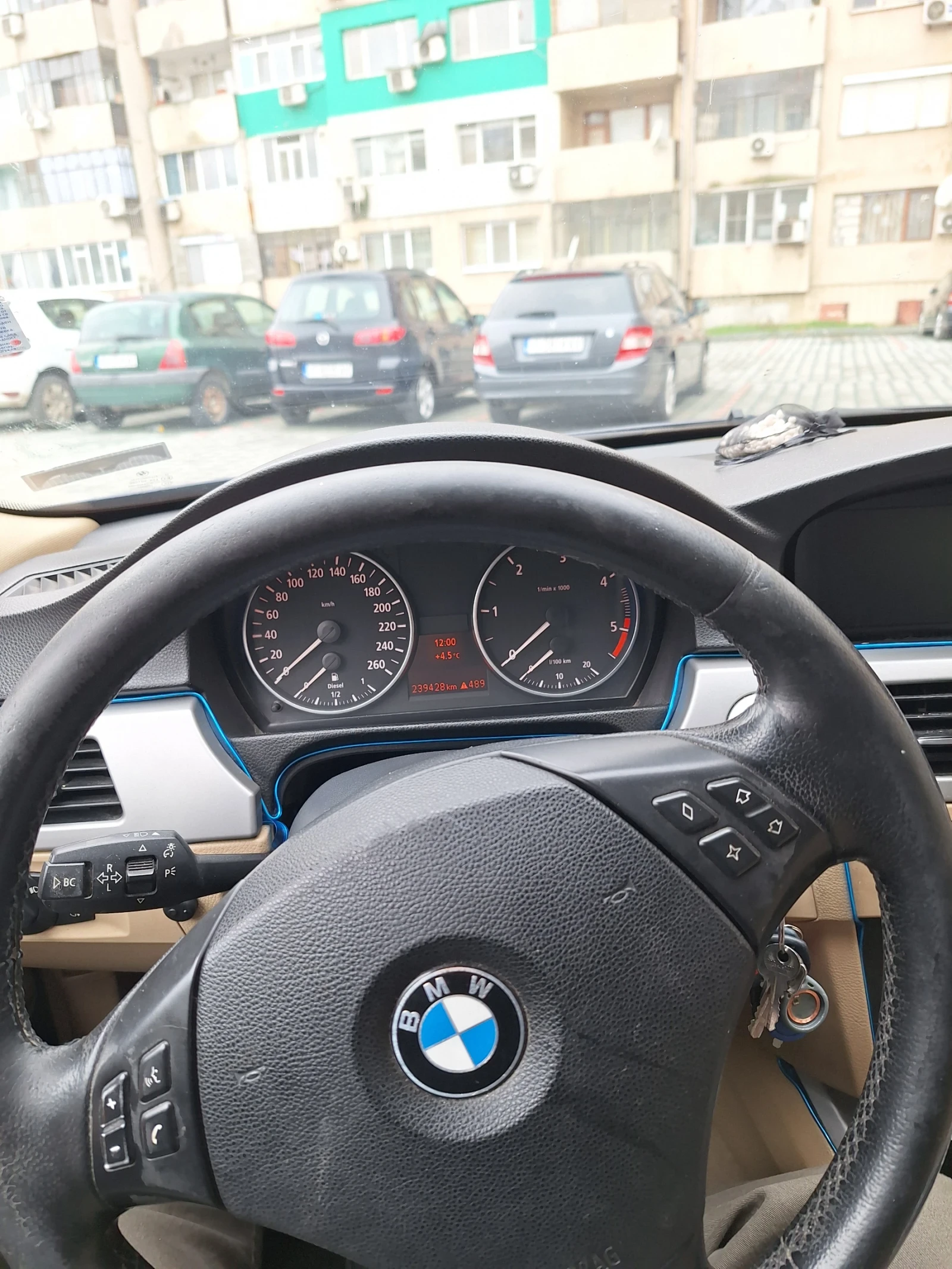 BMW 320 Здравете продавам личния си автомобил bmw 320 d163 - изображение 7
