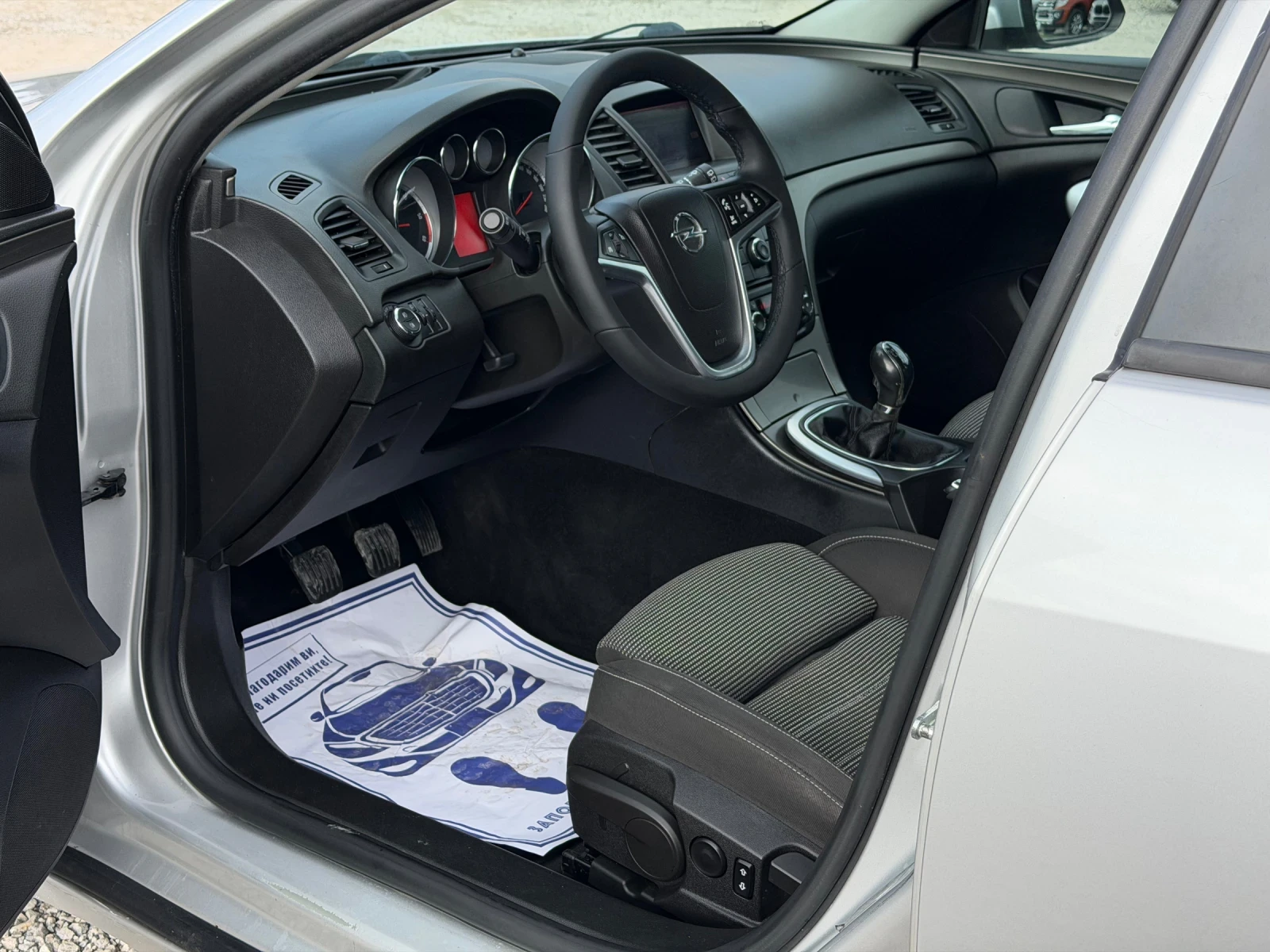 Opel Insignia 2.0CDTi 131к.с * Климатроник* , снимка 9 - Автомобили и джипове - 54046109