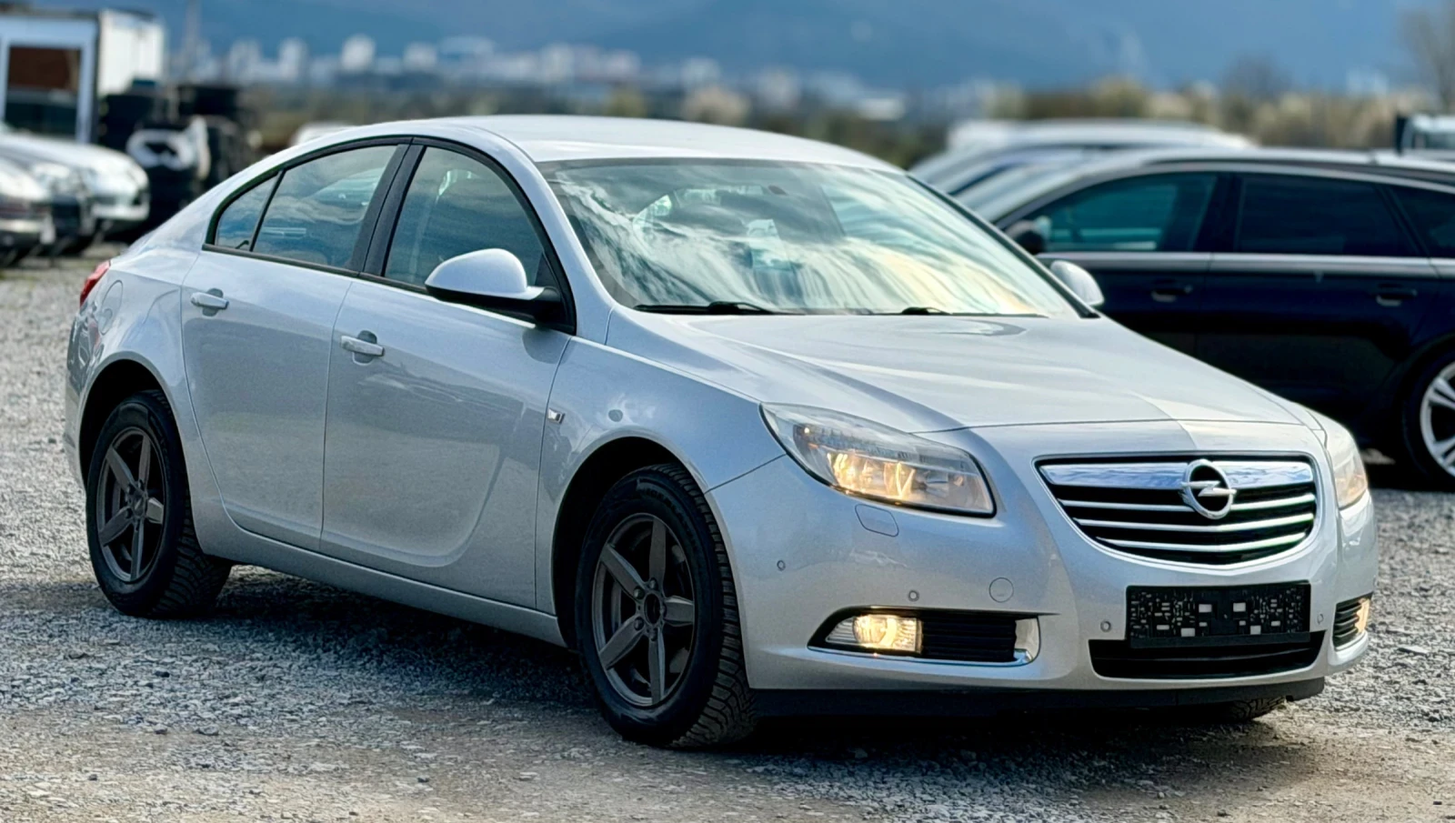 Opel Insignia 2.0CDTi 131к.с * Климатроник* 