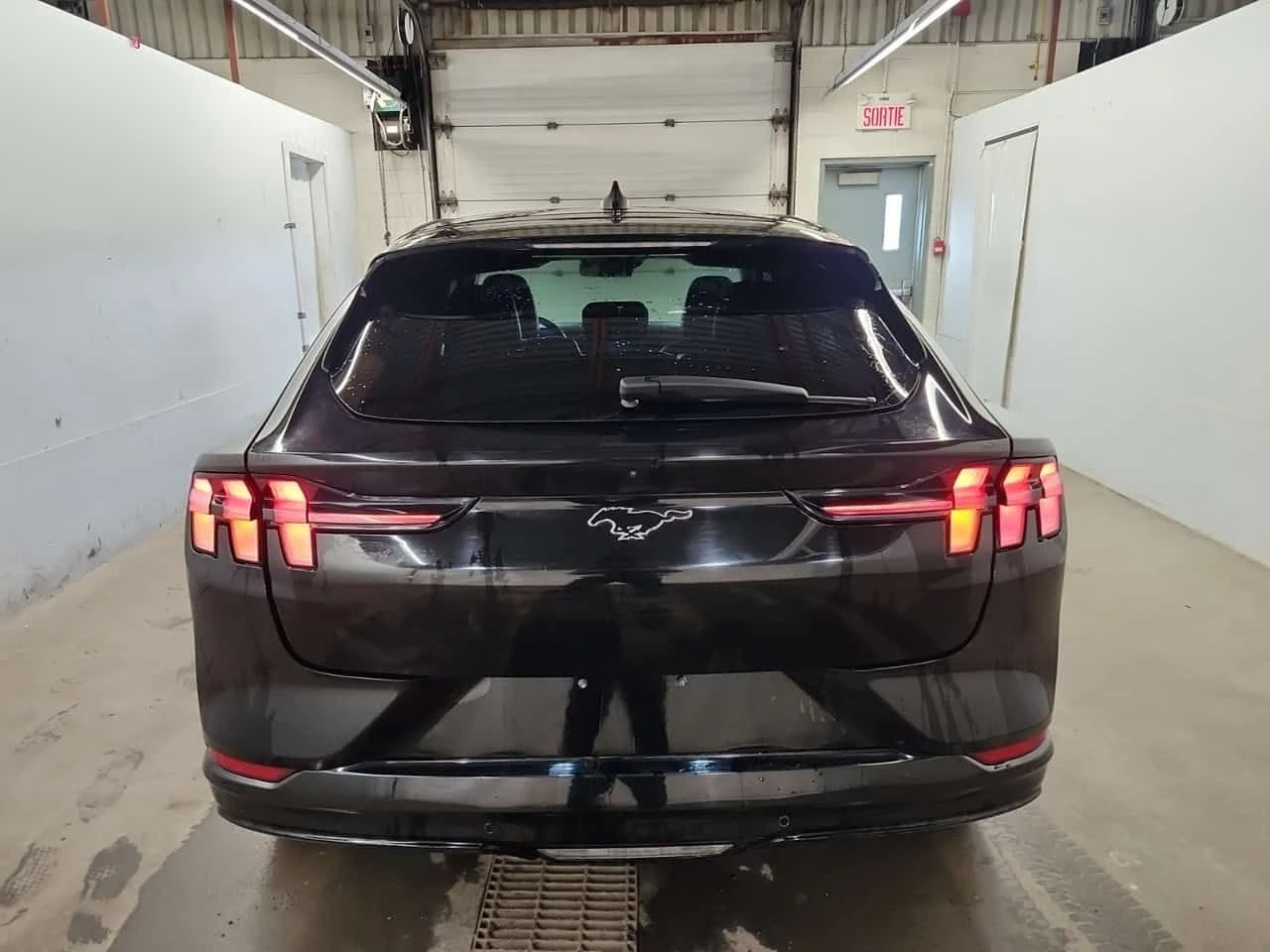 Ford Mustang Mach-E * PREMIUM * 2 КЛЮЧА* ПОДГРЕВ* , снимка 17 - Автомобили и джипове - 54106305