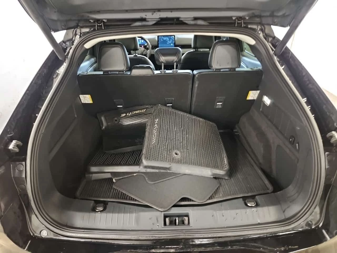 Ford Mustang Mach-E * PREMIUM * 2 КЛЮЧА* ПОДГРЕВ* , снимка 14 - Автомобили и джипове - 54106305