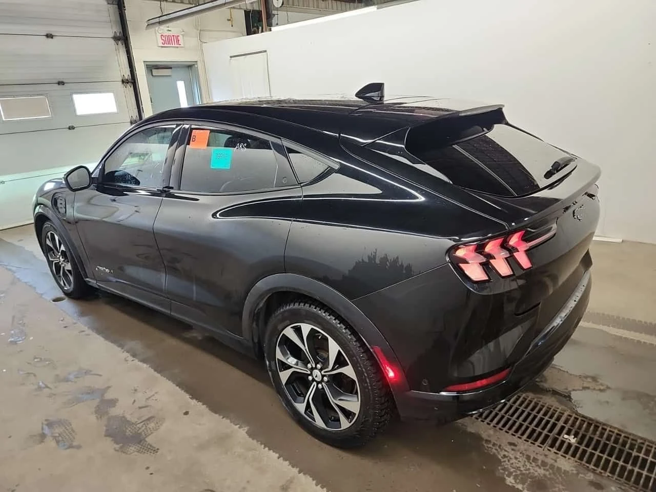 Ford Mustang Mach-E * PREMIUM * 2 КЛЮЧА* ПОДГРЕВ* , снимка 4 - Автомобили и джипове - 54106305