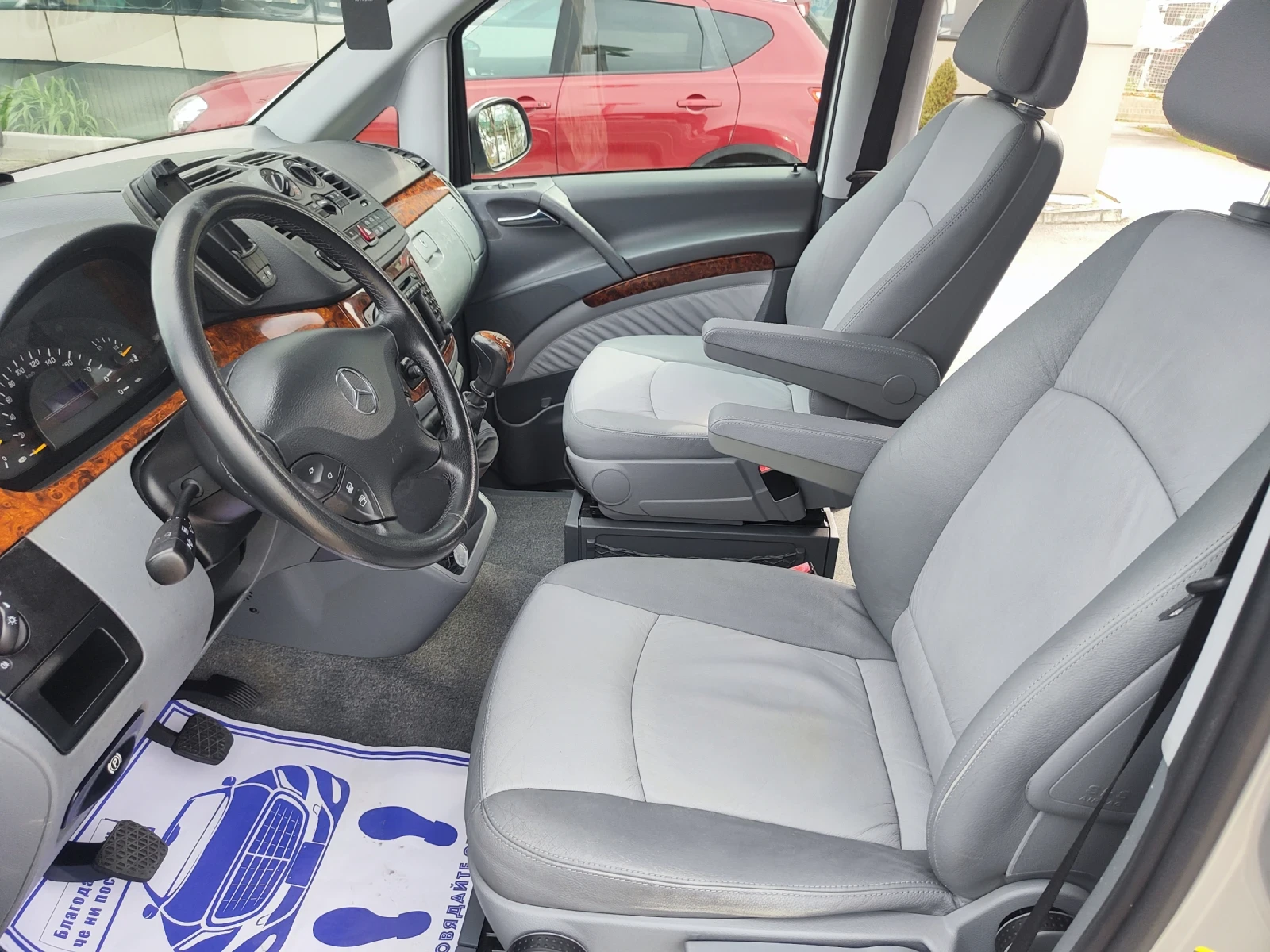 Mercedes-Benz Viano 2.2 CDI, снимка 11 - Автомобили и джипове - 54363320