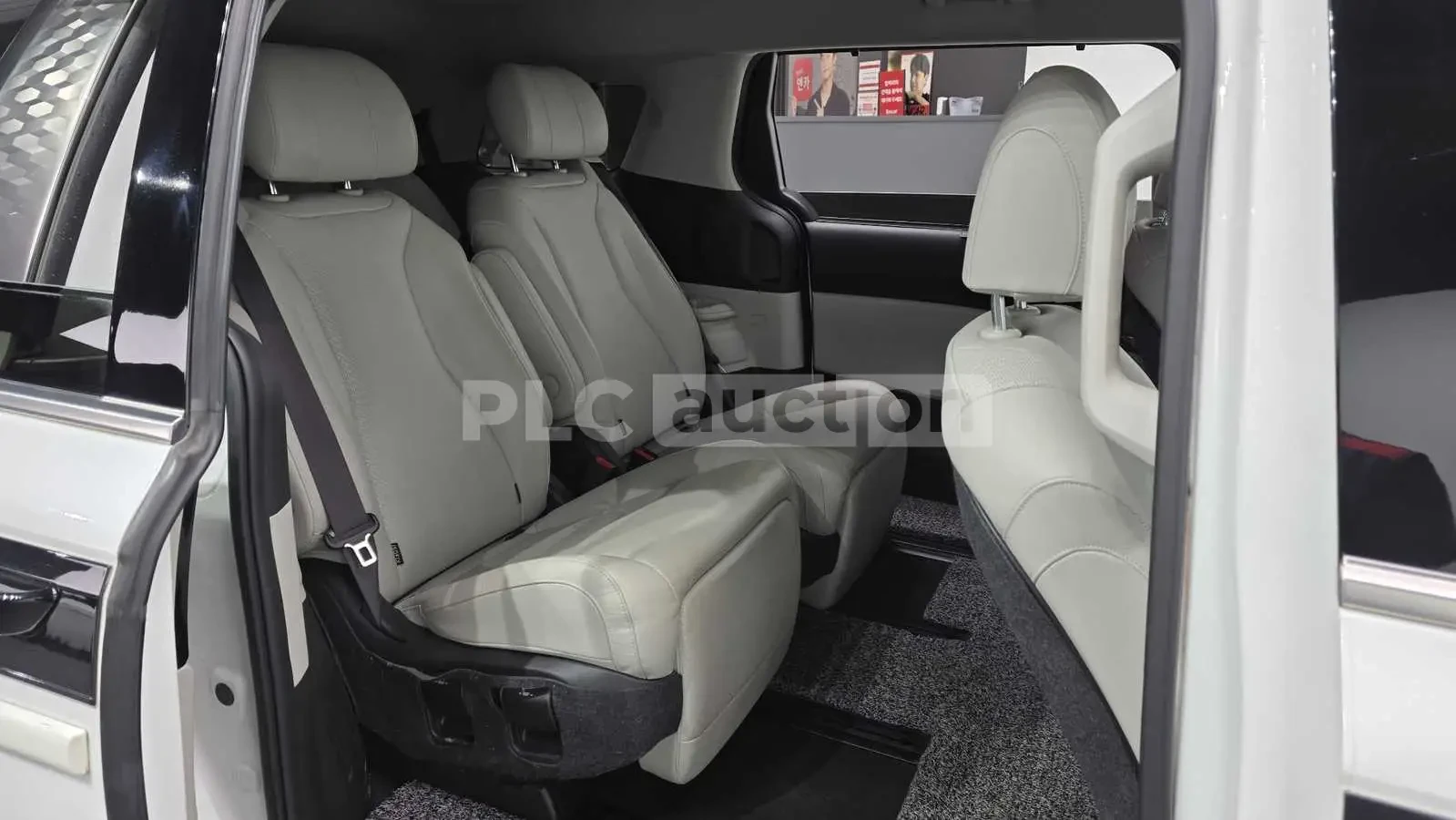 Kia Carnival 3.5| 360| DISTRONIC| ОБДУХВАНЕ, снимка 13 - Автомобили и джипове - 54713423