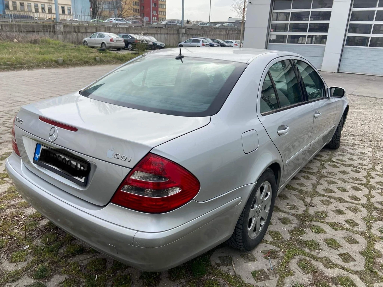 Mercedes-Benz E 270, снимка 3 - Автомобили и джипове - 54861302