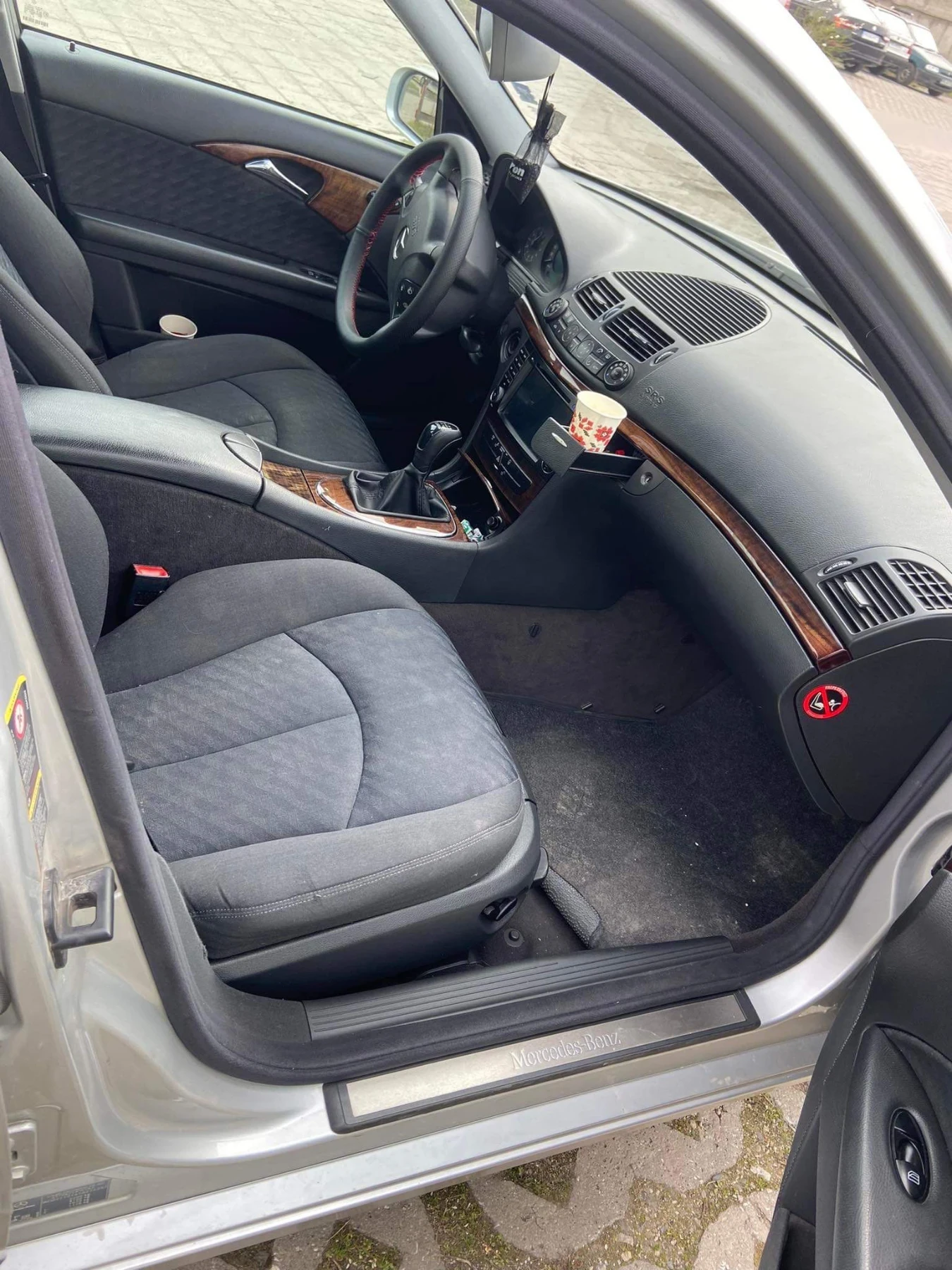 Mercedes-Benz E 270, снимка 6 - Автомобили и джипове - 54861302