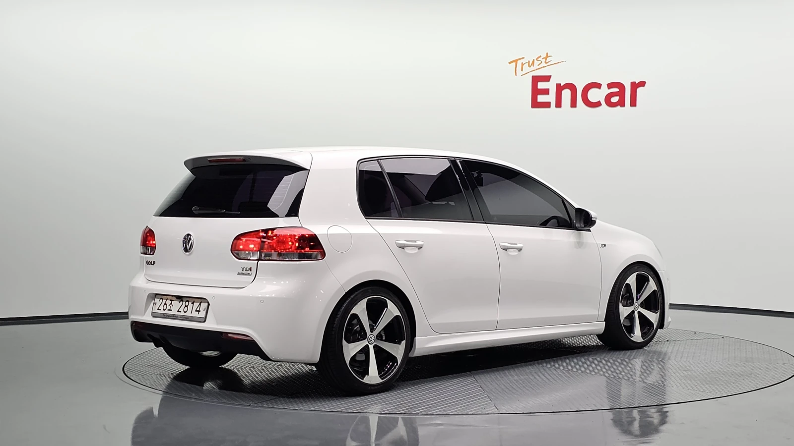 VW Golf !!УНИКАТ!! #ПЪЛНО ОБОРУДВАНЕ# !CARBON, снимка 2 - Автомобили и джипове - 54934690