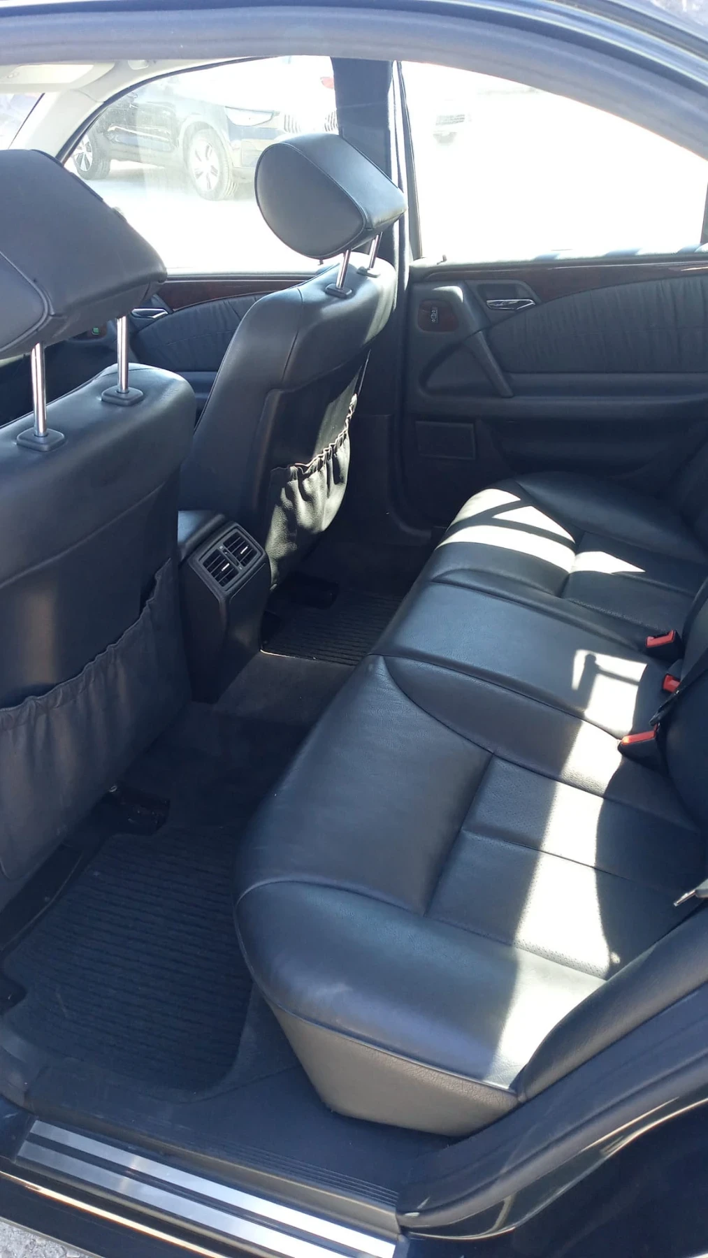 Mercedes-Benz E 320 4matic, снимка 2 - Автомобили и джипове - 56293689