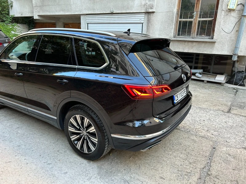 VW Touareg, снимка 8 - Автомобили и джипове - 47768994