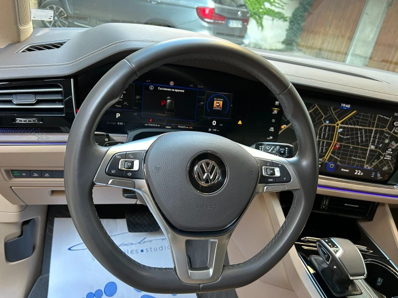 VW Touareg, снимка 12 - Автомобили и джипове - 47768994