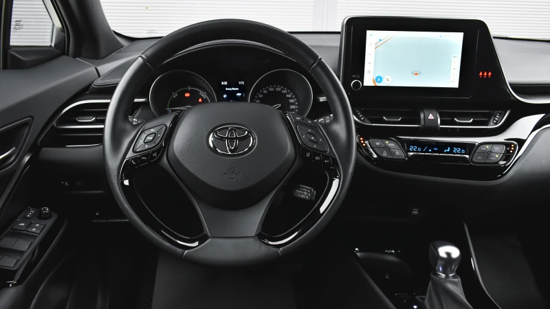 Toyota C-HR 2.0 Hybrid Club Automatic, снимка 9 - Автомобили и джипове - 50656315