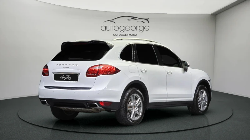 Porsche Cayenne 3.0, снимка 2 - Автомобили и джипове - 52015609