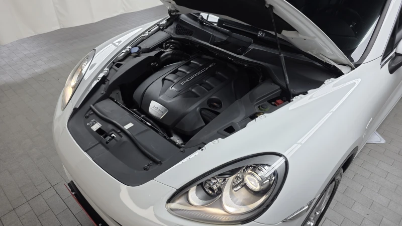 Porsche Cayenne 3.0, снимка 6 - Автомобили и джипове - 52015609