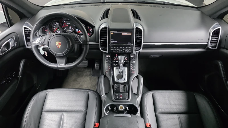 Porsche Cayenne 3.0, снимка 7 - Автомобили и джипове - 52015609