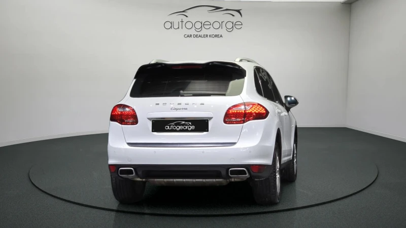 Porsche Cayenne 3.0, снимка 4 - Автомобили и джипове - 52015609