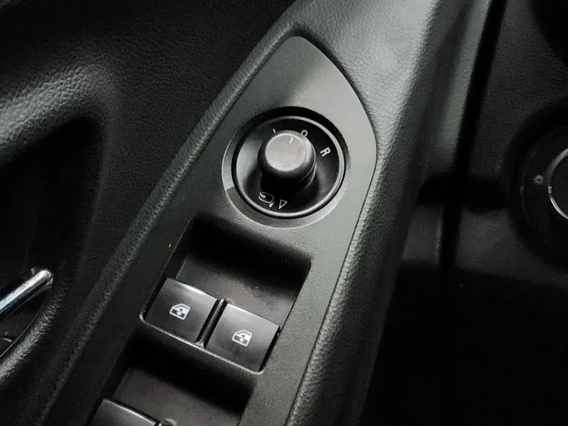 Chevrolet Trax 1.4, снимка 17 - Автомобили и джипове - 54327795