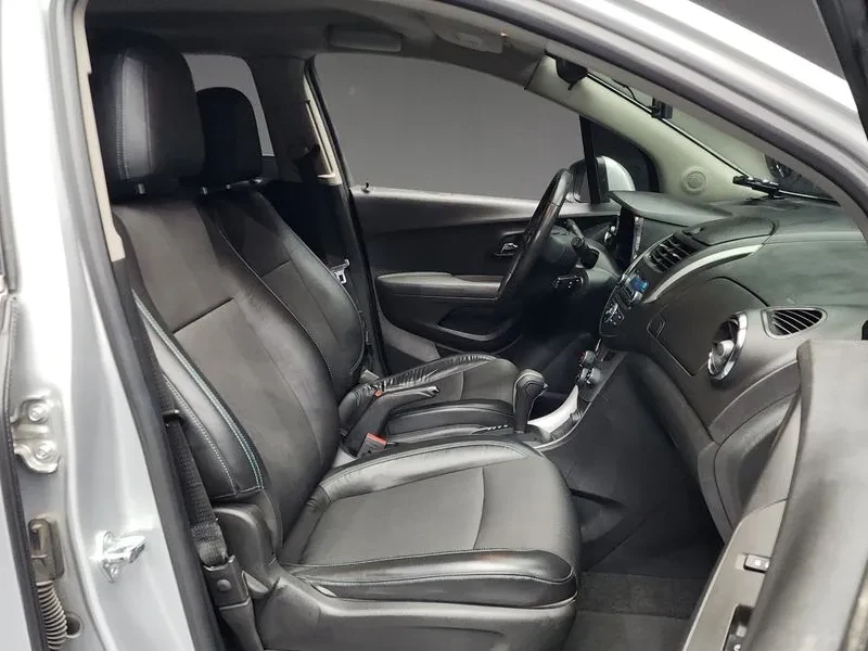 Chevrolet Trax 1.4, снимка 11 - Автомобили и джипове - 54327795