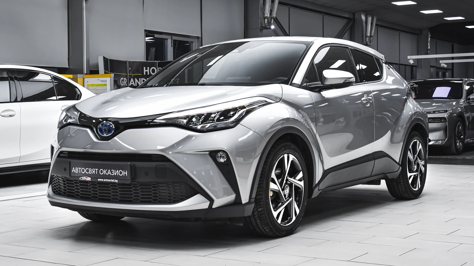Toyota C-HR 2.0 Hybrid Club Automatic - изображение 4
