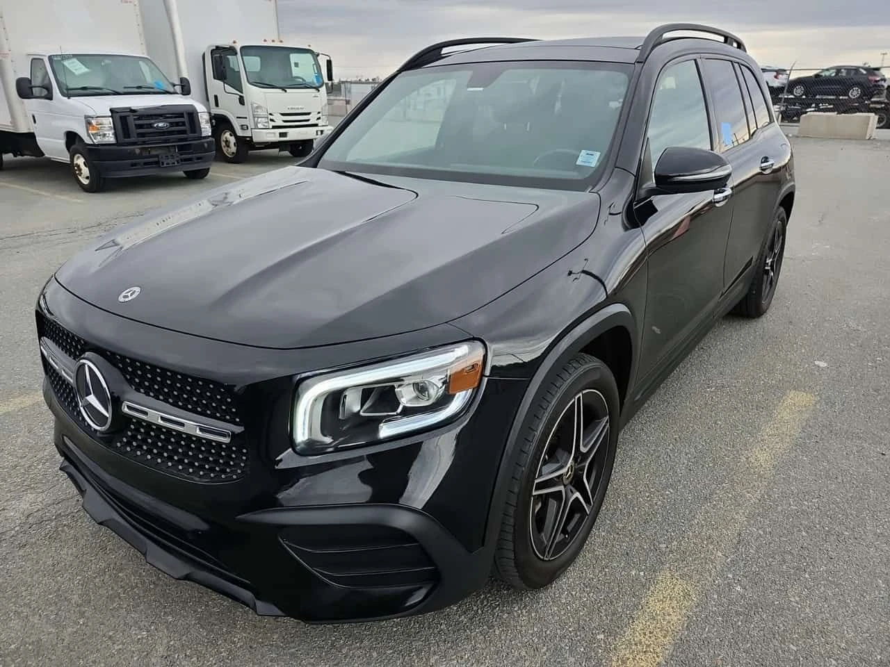 Mercedes-Benz GLB * 250 * DISTRONIC* AMBIENT* ПОДГРЕВИ* 