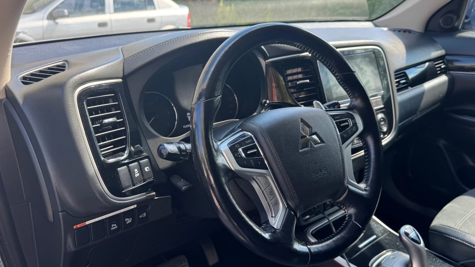 Mitsubishi Outlander Outlander 2.4 PHEV, снимка 8 - Автомобили и джипове - 54947902