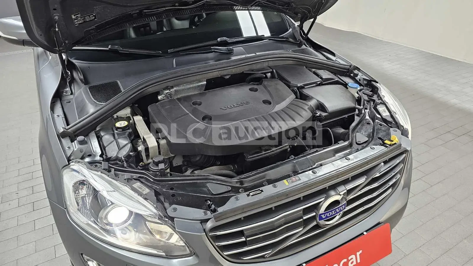 Volvo XC60 D5 AWD| КАМЕРА| ПОДГРЕВ| DISTRONIC| ВКЛ.ТЕХНОТЕСТ, снимка 16 - Автомобили и джипове - 55047123