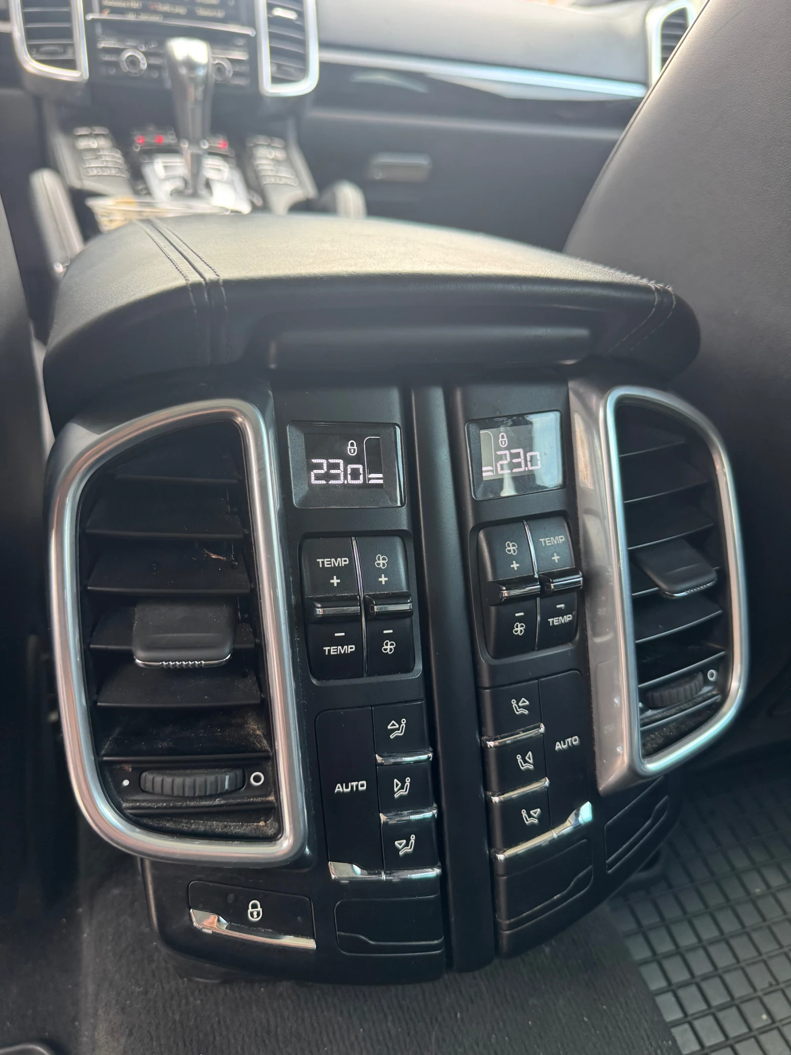 Porsche Cayenne S 4.2 V8 TDI, снимка 11 - Автомобили и джипове - 55124321
