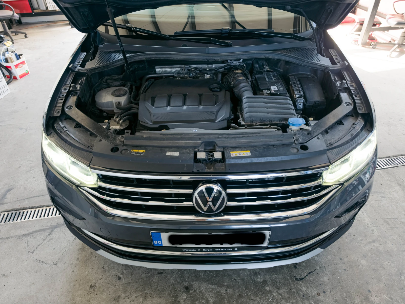 VW Tiguan 2.0* TDI* Elegance, снимка 16 - Автомобили и джипове - 55852449