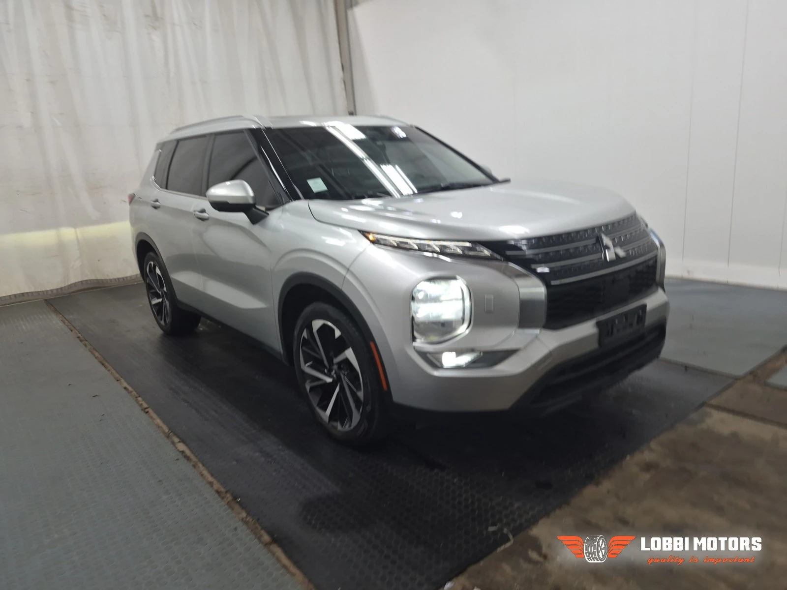 Mitsubishi Outlander, снимка 2 - Автомобили и джипове - 55928560