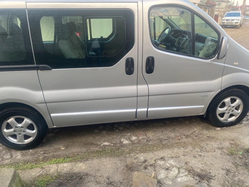 Opel Vivaro, снимка 6 - Бусове и автобуси - 48781030