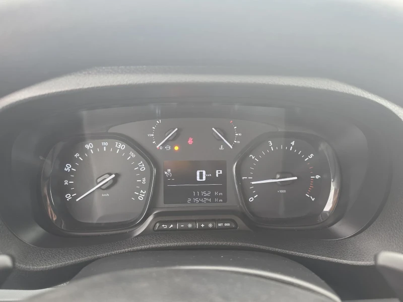 Toyota Proace 2.0HDI AUTOMATIC L2, снимка 12 - Бусове и автобуси - 53222643