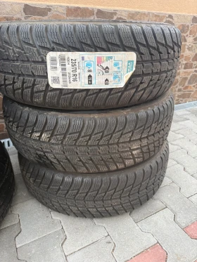 Гуми Зимни 235/70R16