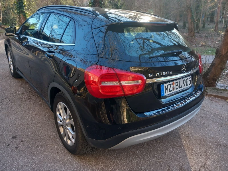 Mercedes-Benz GLA 180, снимка 2 - Автомобили и джипове - 47752765