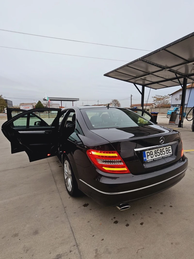 Mercedes-Benz C 220 CDI, снимка 6 - Автомобили и джипове - 47945379