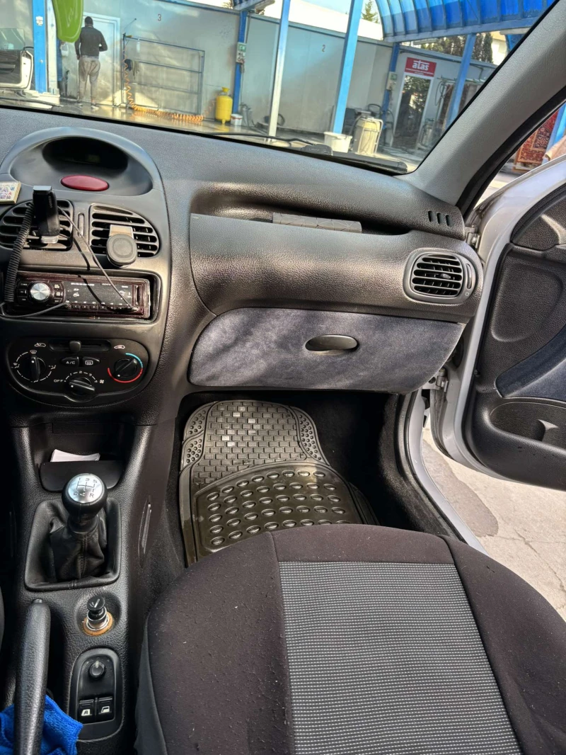 Peugeot 206, снимка 11 - Автомобили и джипове - 49497643