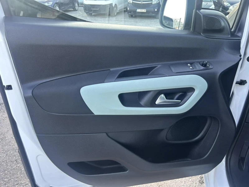 Citroen Berlingo 1.5 HDI 102 * LED * NAVI * EURO 6 * , снимка 7 - Автомобили и джипове - 49500491