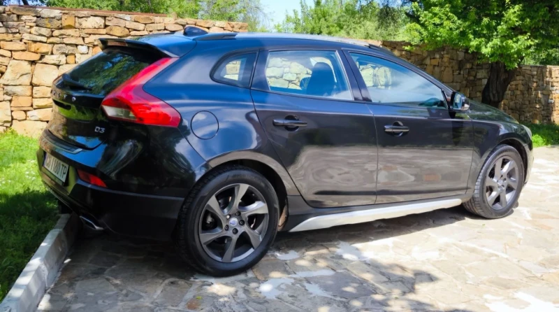 Volvo V40 Cross Country D3, снимка 4 - Автомобили и джипове - 49593563